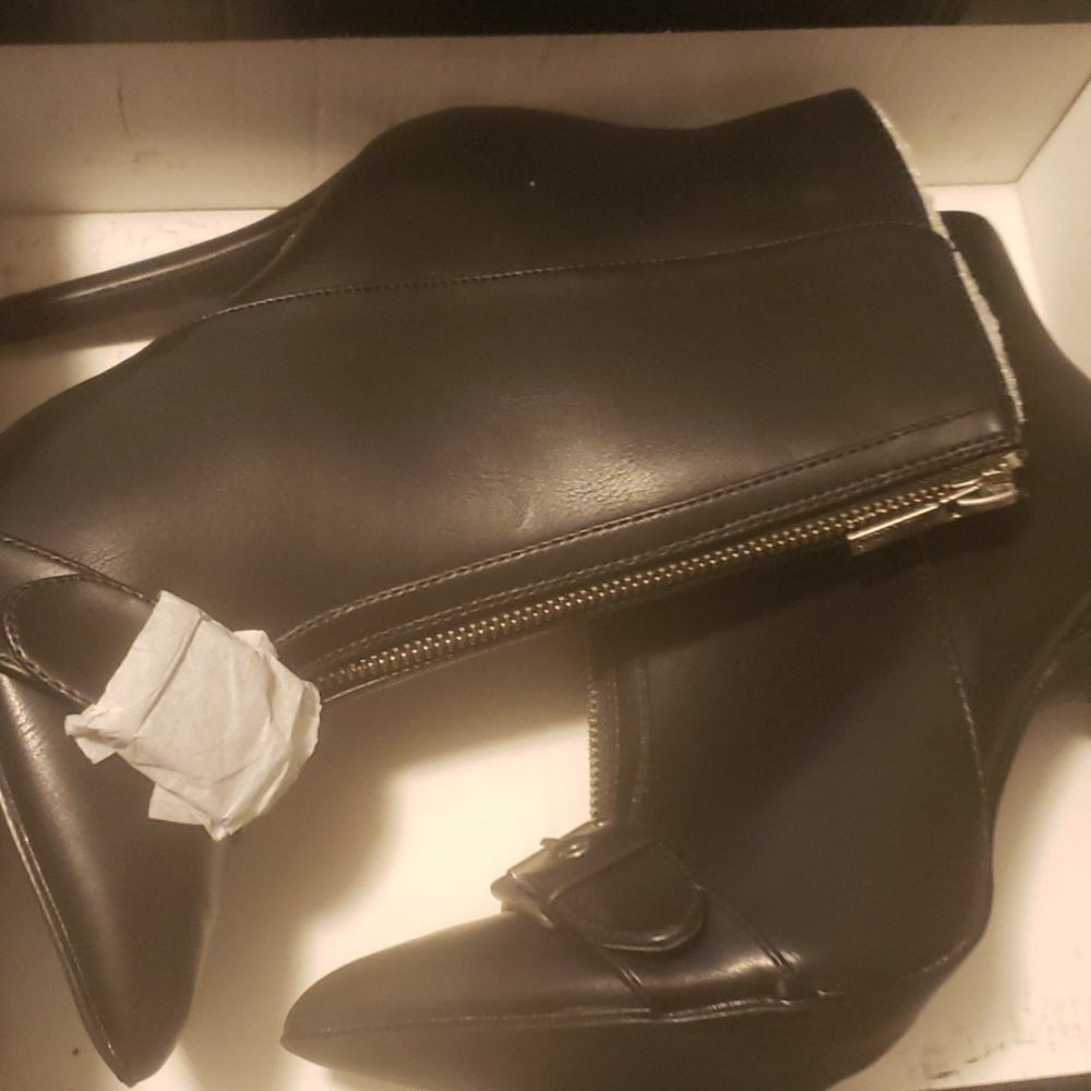 Shoes - Picture 2 of 2